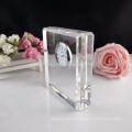 Trofeo de cristal trofeo de acrílico de escritorio en forma de corazón con reloj de cristal